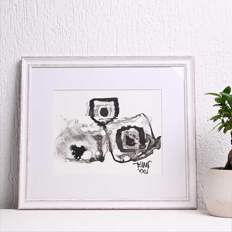 Нешто во црно и бело, туш, 47х40cm, 2025