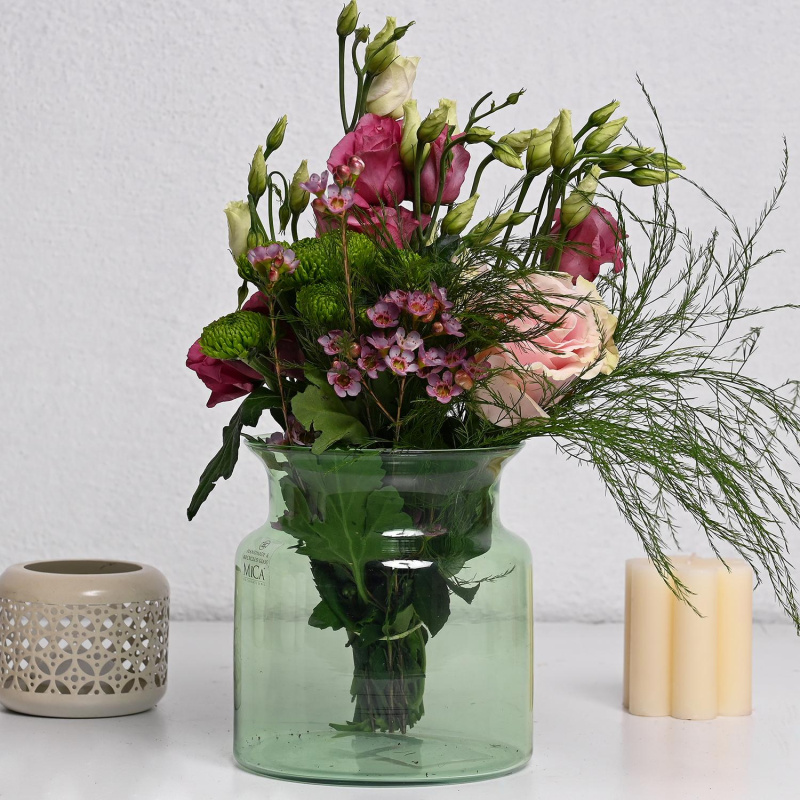 Стаклена Вазна во Боја