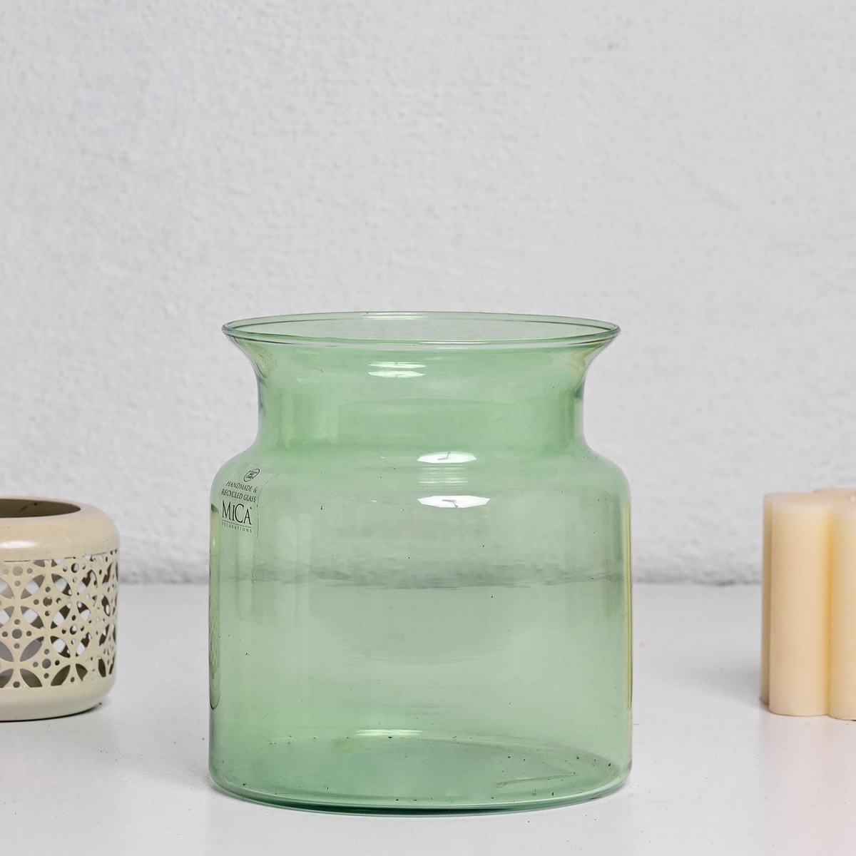 Стаклена Вазна во Боја