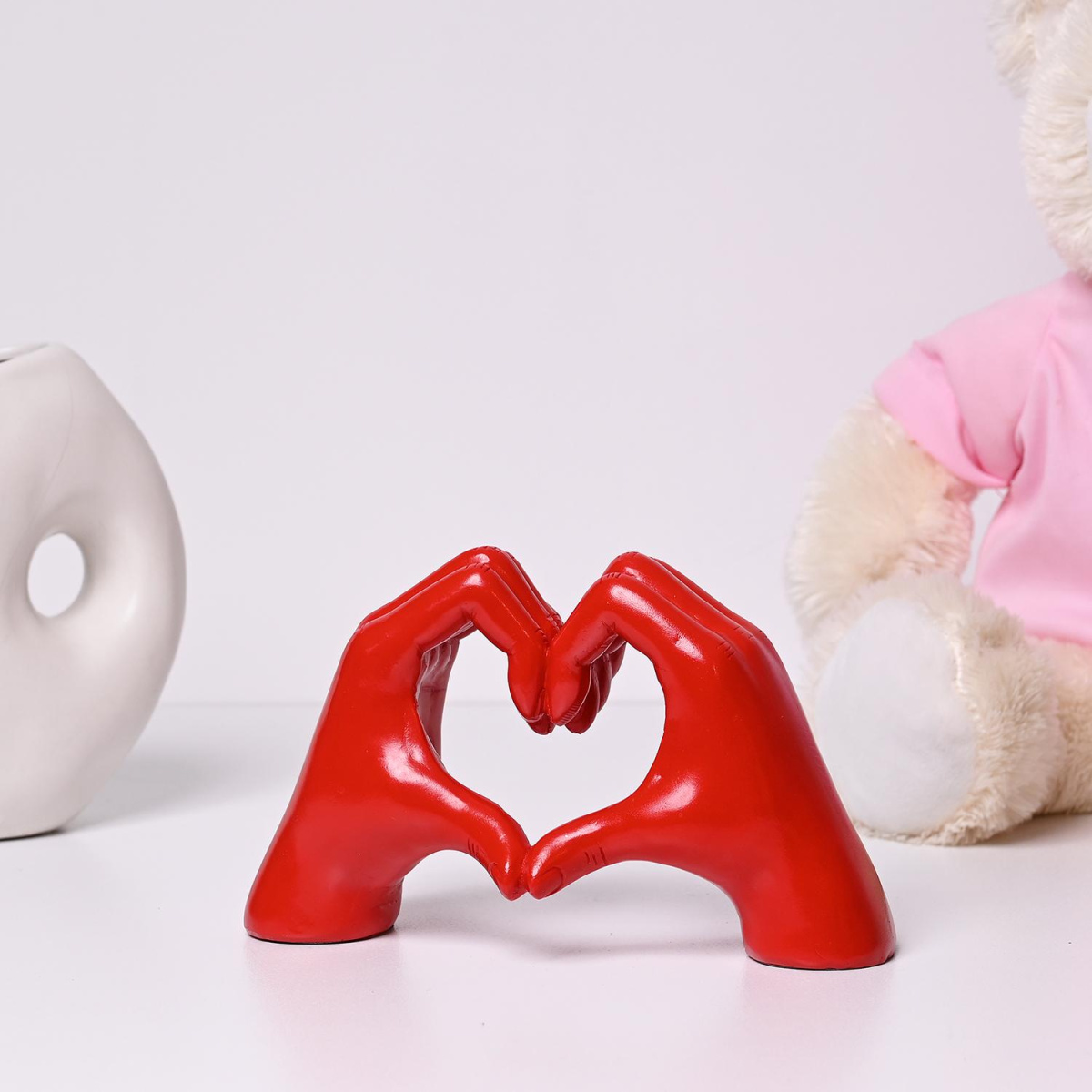 Раце во Форма на Срце