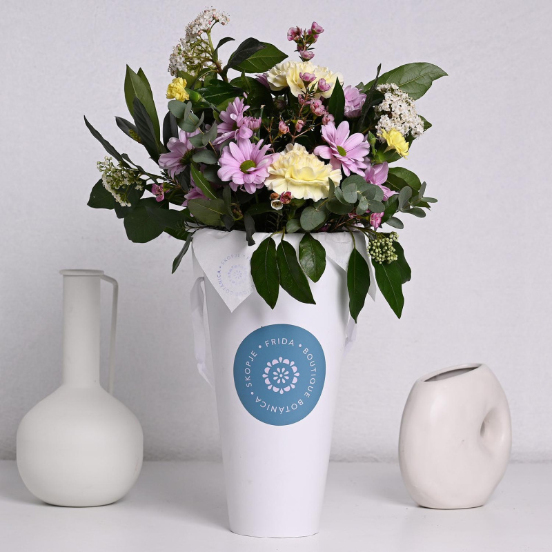 Botanica Rosa - Цветен Аранжман во Кутија